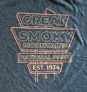 Retro Neon Sign - Great Smoky Mountains National Park T-Shirt